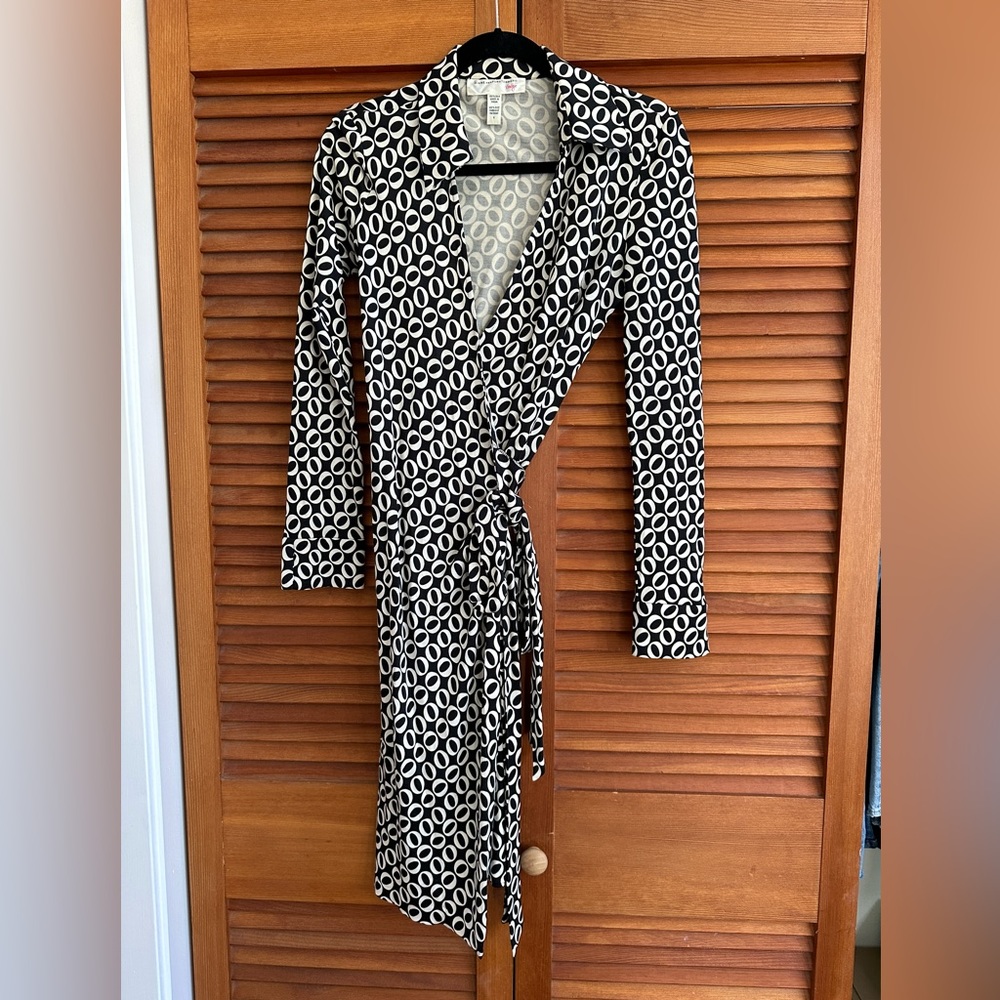 Vintage Diane Von Furstenberg classic wrap dress